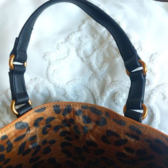 Street Level Small -Reversible Black / Leopard Tote - Picture 12 of 14